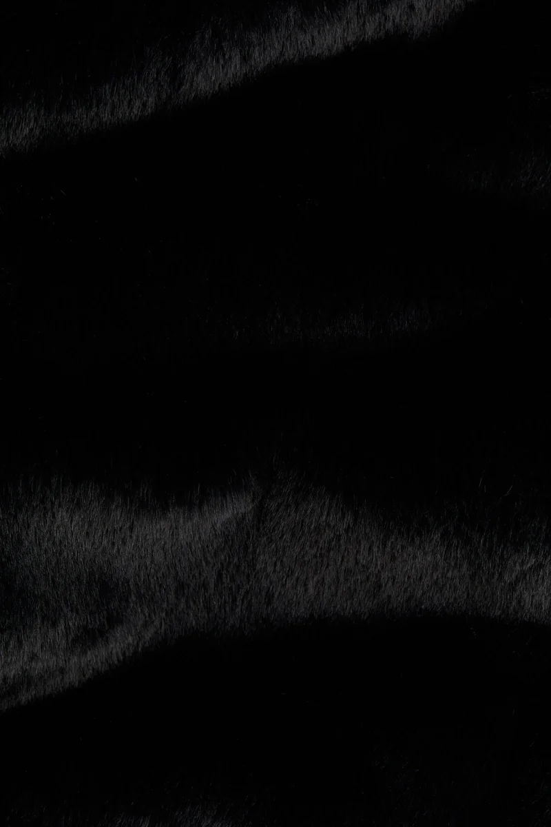 اتش اند ام جاكيت بتصميم منفوش